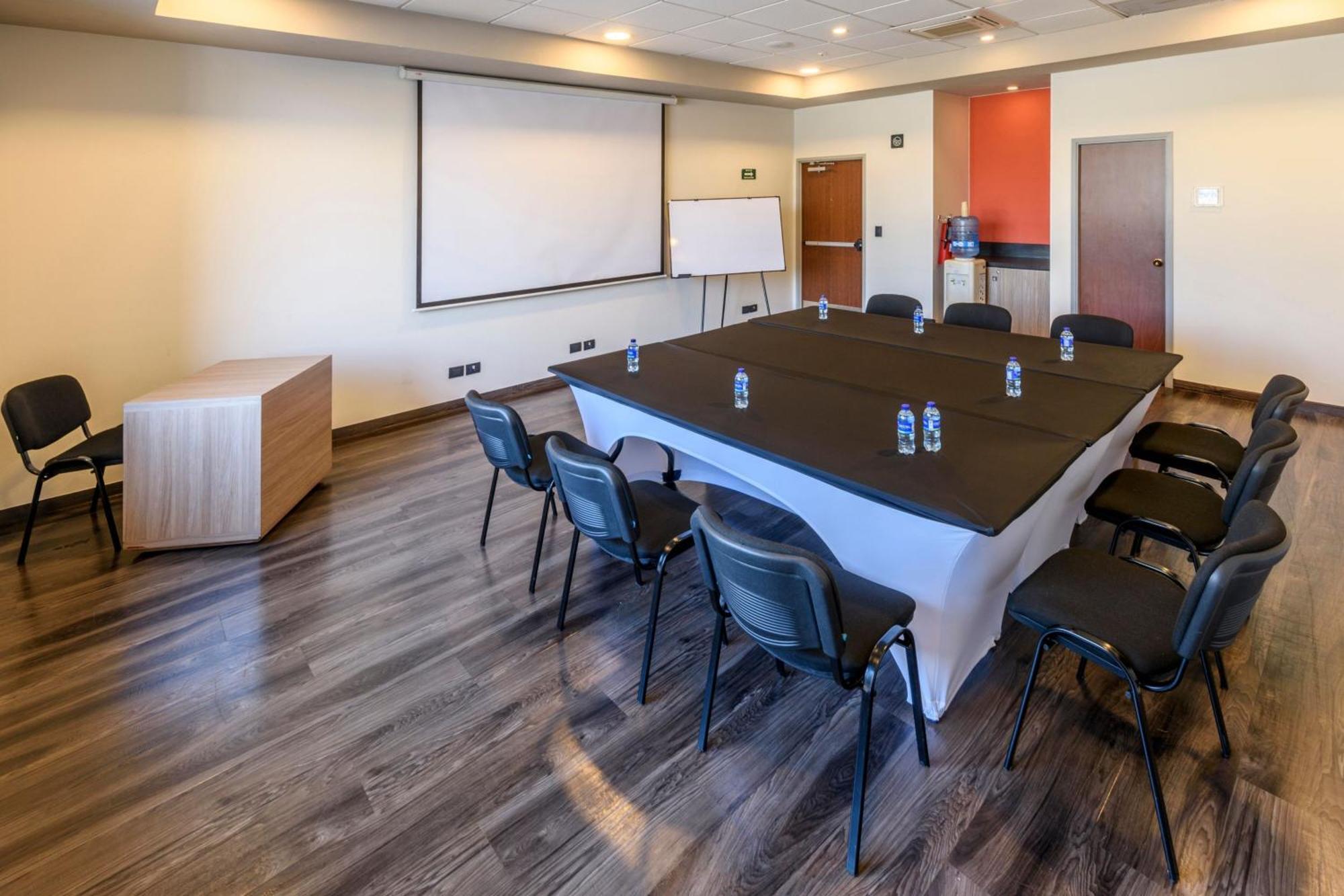 City Express Plus By Marriott Bogota Aeropuerto Экстерьер фото